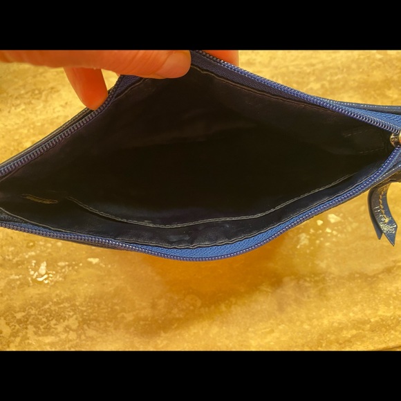 Coach case - Picture 3 of 3